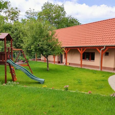 Kishíd Vendégház Pilismarót Exterior foto
